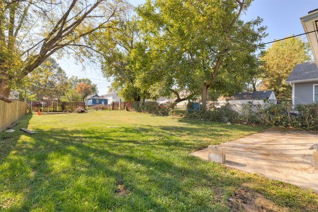 1213 Fremont Street, Des Moines, IA 50316