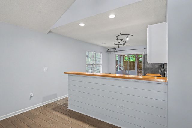 1612 Poinsettia Road, Charleston, SC 29407
