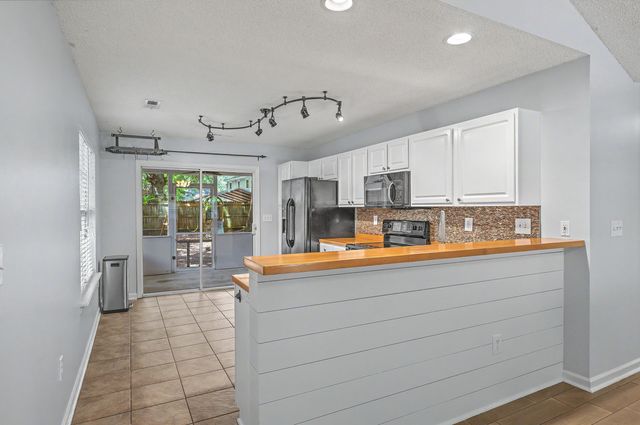 1612 Poinsettia Road, Charleston, SC 29407