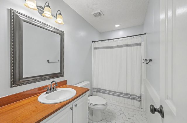 1612 Poinsettia Road, Charleston, SC 29407