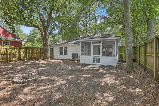 1612 Poinsettia Road, Charleston, SC 29407
