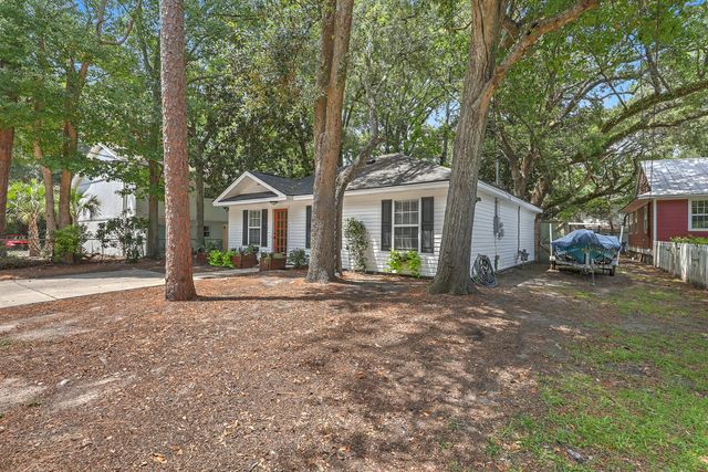 1612 Poinsettia Road, Charleston, SC 29407