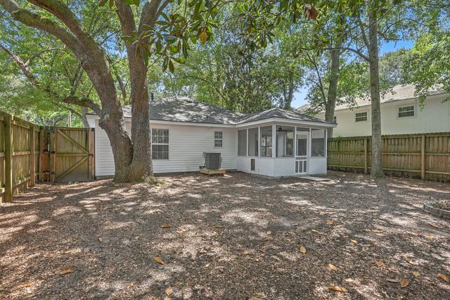 1612 Poinsettia Road, Charleston, SC 29407