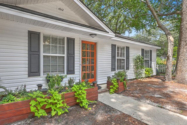 1612 Poinsettia Road, Charleston, SC 29407