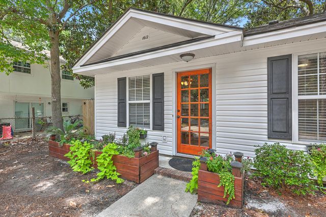 1612 Poinsettia Road, Charleston, SC 29407