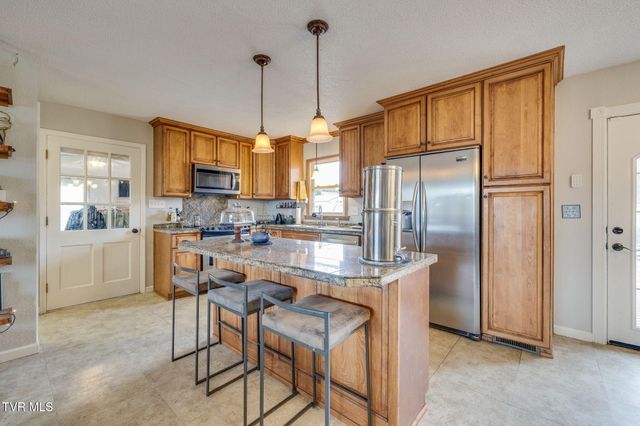 2040 Warrensburg Road, Greeneville, TN 37743