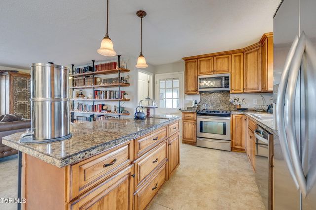 2040 Warrensburg Road, Greeneville, TN 37743