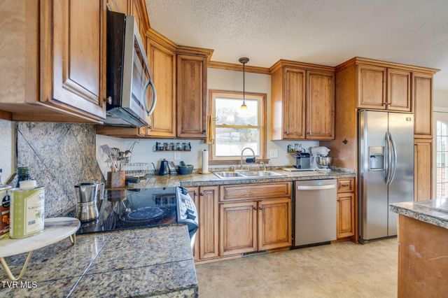 2040 Warrensburg Road, Greeneville, TN 37743