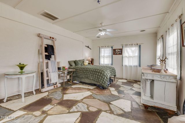 2040 Warrensburg Road, Greeneville, TN 37743