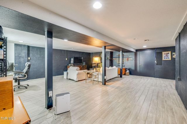 2040 Warrensburg Road, Greeneville, TN 37743