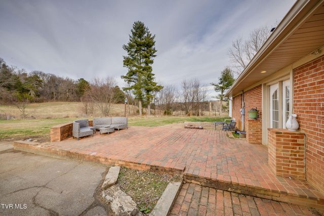 2040 Warrensburg Road, Greeneville, TN 37743