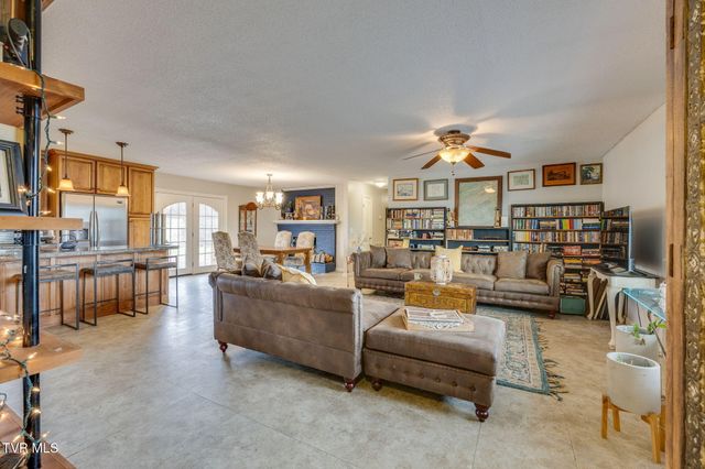 2040 Warrensburg Road, Greeneville, TN 37743