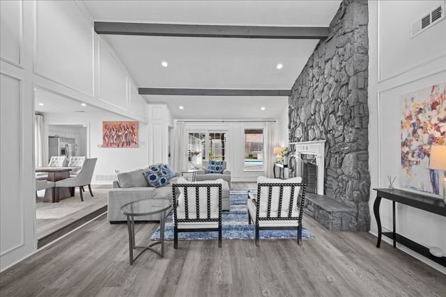 3925 Greenhills Court W, Irving, TX 75038