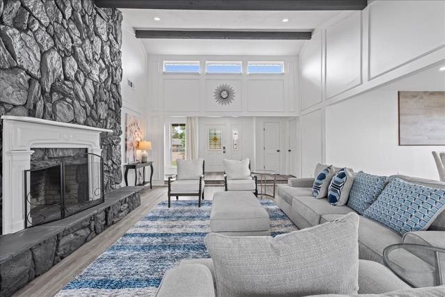 3925 Greenhills Court W, Irving, TX 75038