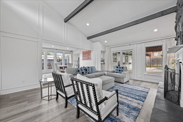 3925 Greenhills Court W, Irving, TX 75038