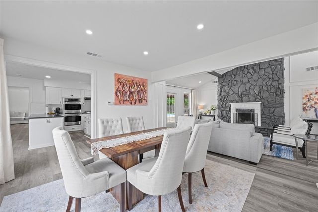 3925 Greenhills Court W, Irving, TX 75038