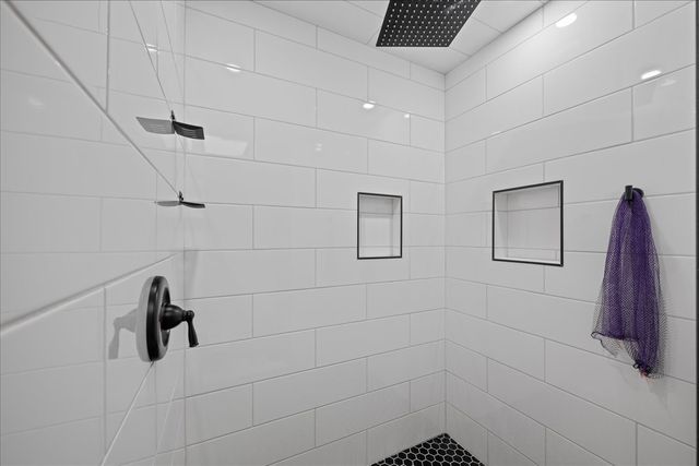 3925 Greenhills Court W, Irving, TX 75038