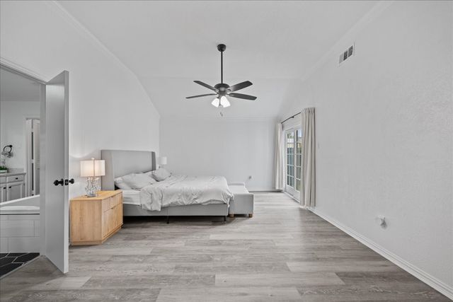 3925 Greenhills Court W, Irving, TX 75038