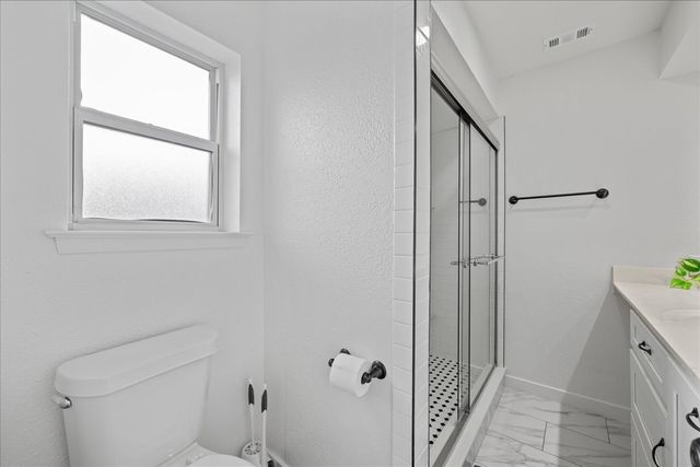 3925 Greenhills Court W, Irving, TX 75038