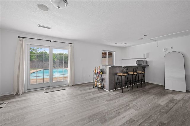 3925 Greenhills Court W, Irving, TX 75038