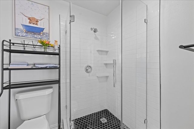 3925 Greenhills Court W, Irving, TX 75038