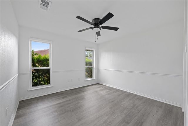 3925 Greenhills Court W, Irving, TX 75038