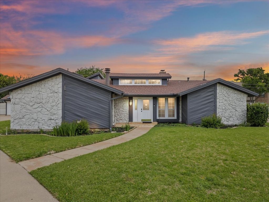 3925 Greenhills Court W, Irving, TX 75038