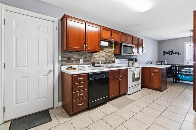 104 Canterbury Drive, Science Hill, KY 42553