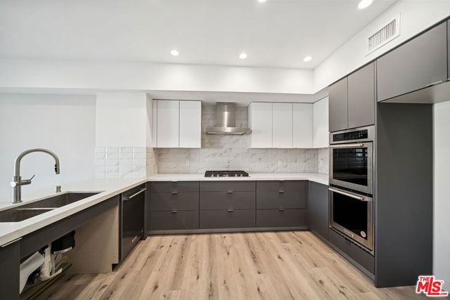 1051 S Corning Street 501, Los Angeles, CA 90035