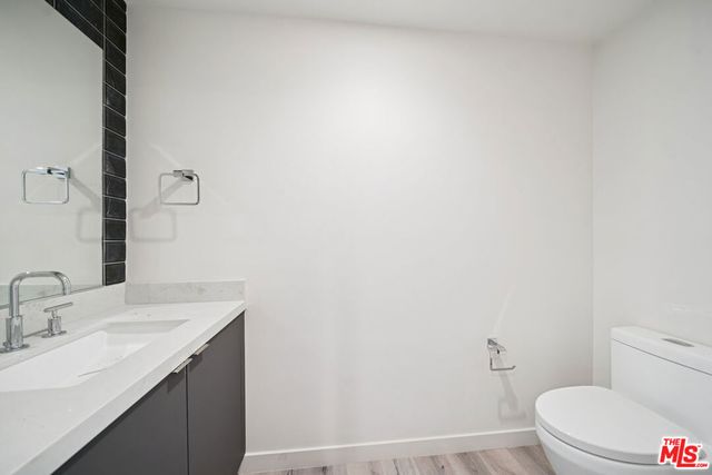 1051 S Corning Street 501, Los Angeles, CA 90035