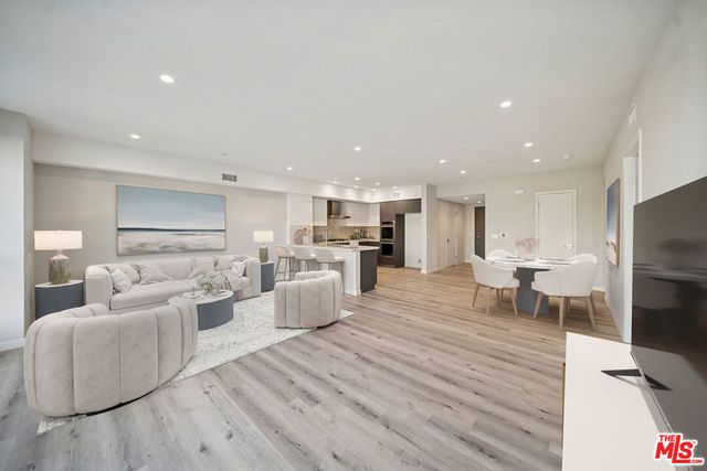 1051 S Corning Street 501, Los Angeles, CA 90035
