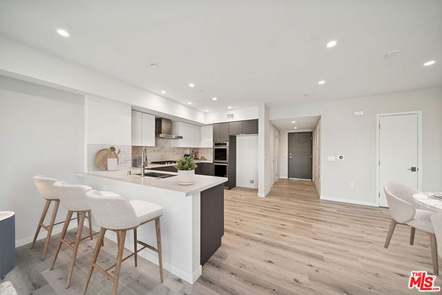 1051 S Corning Street 501, Los Angeles, CA 90035
