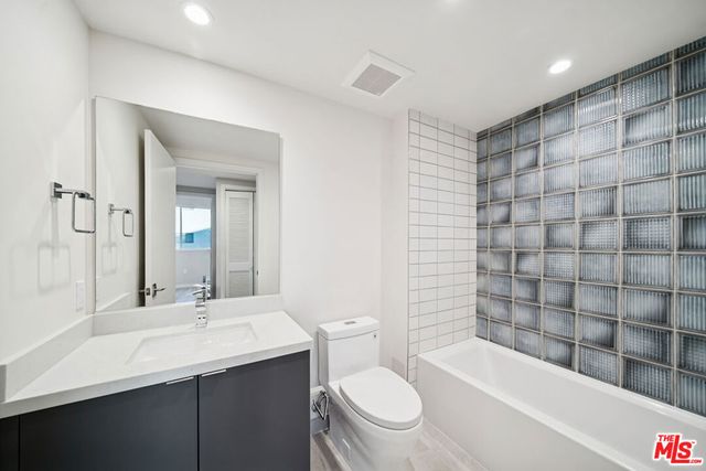 1051 S Corning Street 501, Los Angeles, CA 90035