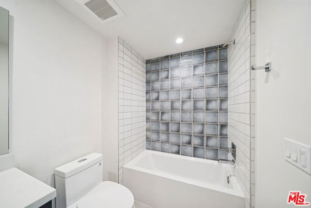 1051 S Corning Street 501, Los Angeles, CA 90035