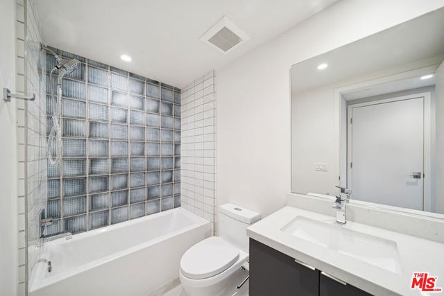 1051 S Corning Street 501, Los Angeles, CA 90035