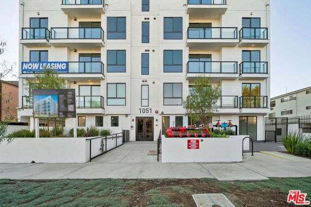1051 S Corning Street 501, Los Angeles, CA 90035