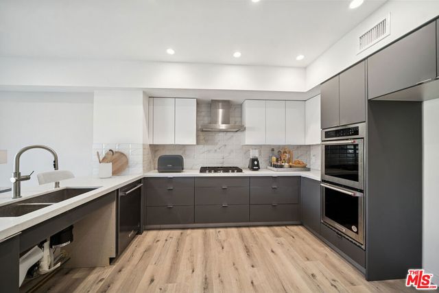 1051 S Corning Street 501, Los Angeles, CA 90035