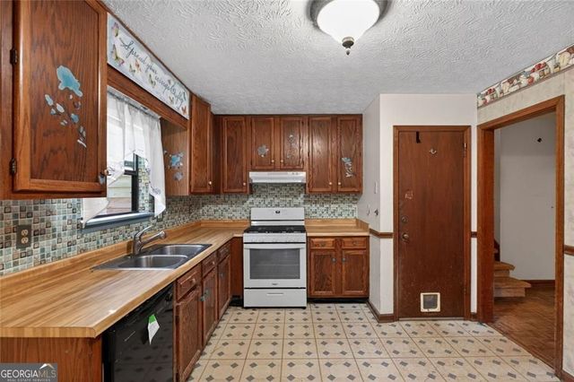 218 Quail Hollow Drive, Dallas, GA 30157