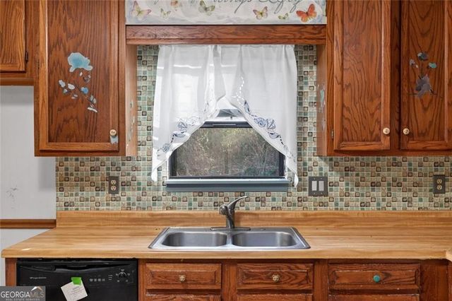 218 Quail Hollow Drive, Dallas, GA 30157