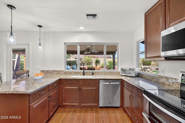 5516 E BECK Lane, Scottsdale, AZ 85254