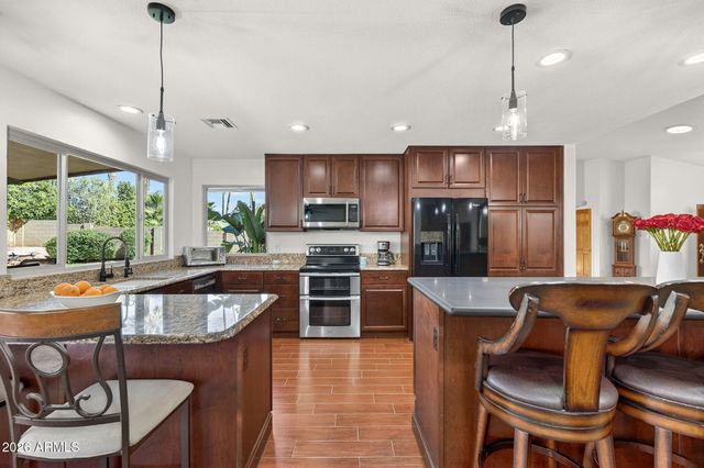 5516 E BECK Lane, Scottsdale, AZ 85254