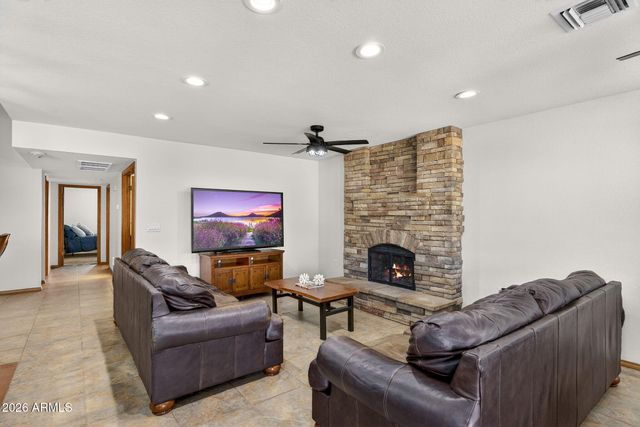 5516 E BECK Lane, Scottsdale, AZ 85254