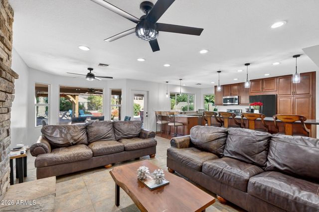 5516 E BECK Lane, Scottsdale, AZ 85254