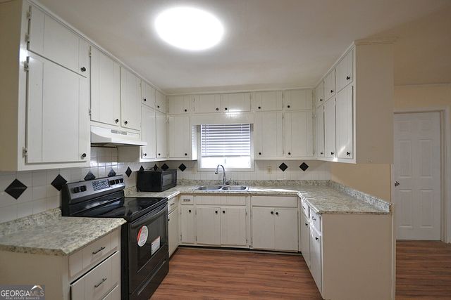 1865 Oxford Drive, Morrow, GA 30260