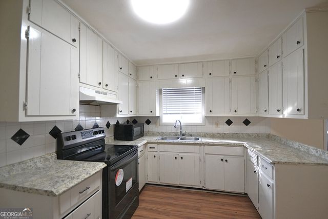 1865 Oxford Drive, Morrow, GA 30260