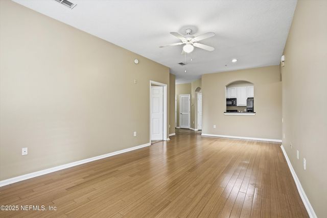 10550 BAYMEADOWS Road 130, Jacksonville, FL 32256