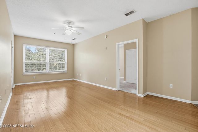 10550 BAYMEADOWS Road 130, Jacksonville, FL 32256