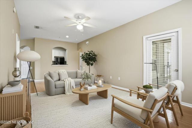 10550 BAYMEADOWS Road 130, Jacksonville, FL 32256