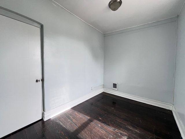 8856 S Lowe Avenue 2R, Chicago, IL 60620