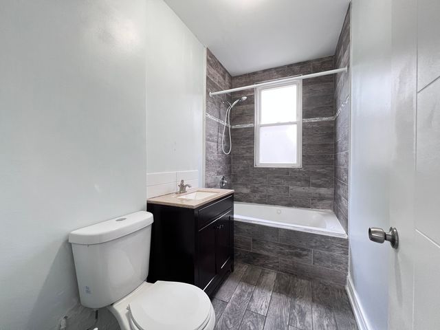 8856 S Lowe Avenue 2R, Chicago, IL 60620
